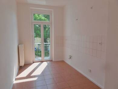 Wohnung zur Miete 459 € 3 Zimmer 79,1 m² 1. Geschoss frei ab sofort Fichtestraße 28 Fichtestraße / Ambrosiusplatz Magdeburg 39112