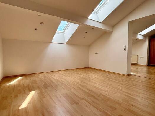 Wohnung zur Miete 340 € 1,5 Zimmer 30 m² 1. Geschoss frei ab sofort Heining Passau 94036