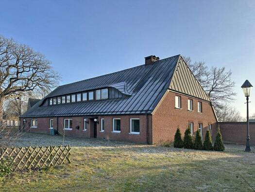 Mehrfamilienhaus zum Kauf 395.000 € 8 Zimmer 362,3 m² 1.916 m² Grundstück Nahe 23866