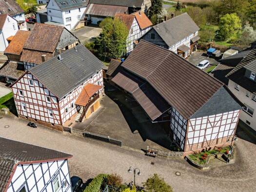 Haus zum Kauf 10 Zimmer 654 m² Grundstück Kerstenhausen Borken 34582