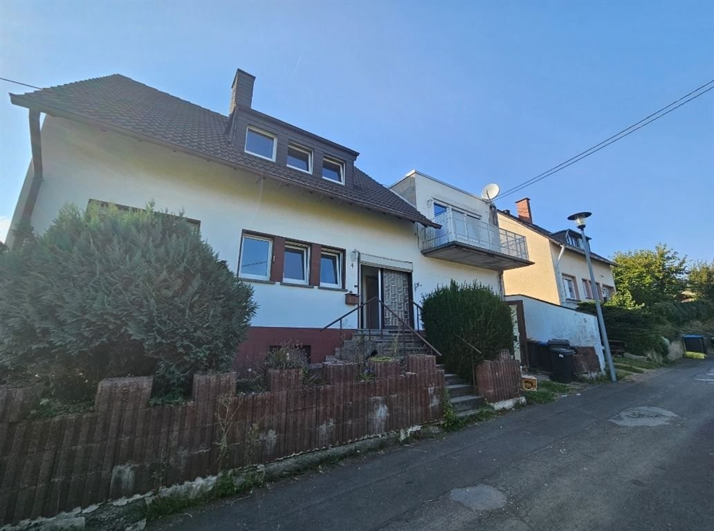 Einfamilienhaus zum Kauf provisionsfrei 179.000 € 7 Zimmer 165 m²<br/>Wohnfläche 378 m²<br/>Grundstück Ettringen , Eifel 56729