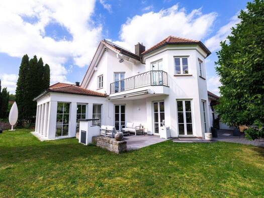 Einfamilienhaus zum Kauf 1.390.000 € 7 Zimmer 270 m² 599 m² Grundstück frei ab sofort Höchberg 97204