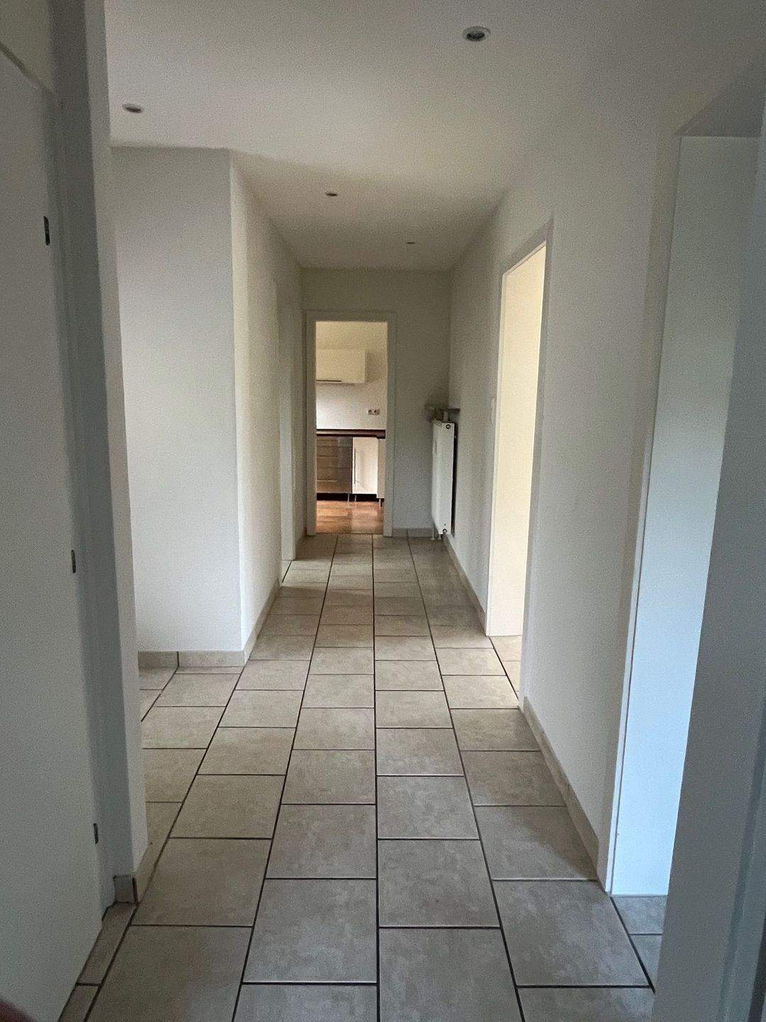 Immobilie in Großensee - Trittau-Dichterviertel: sonniges 2-Familienhaus mit Carport, Garage und Teich - Bild 1