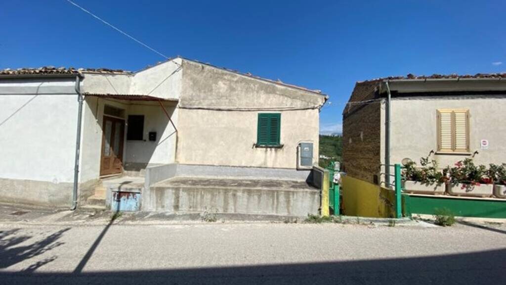 Einfamilienhaus zum Kauf 40.000 € 3 Zimmer 150 m² 1.400 m² Grundstück Castiglione a Casauria 65020