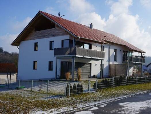 Wohnung zur Miete 1.100 € 4 Zimmer 137,9 m² 1. Geschoss frei ab 01.11.2025 Mengkofen 84152