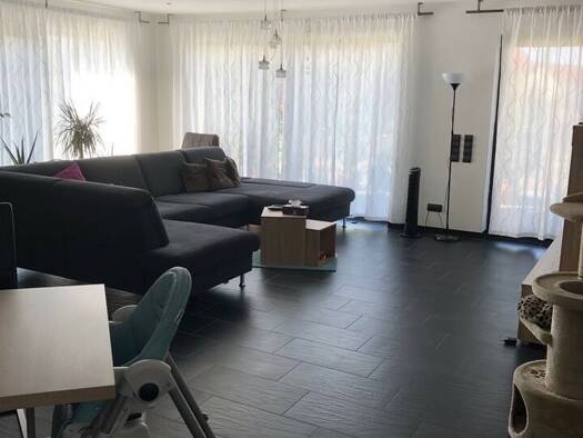 Terrassenwohnung zur Miete 1.590 € 5 Zimmer 188 m² Geschoss EG/2 frei ab 01.10.2025 Neusitz 91616