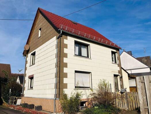 Einfamilienhaus zum Kauf provisionsfrei 56.000 € 4 Zimmer 82 m² 254 m² Grundstück Guckheim 56459