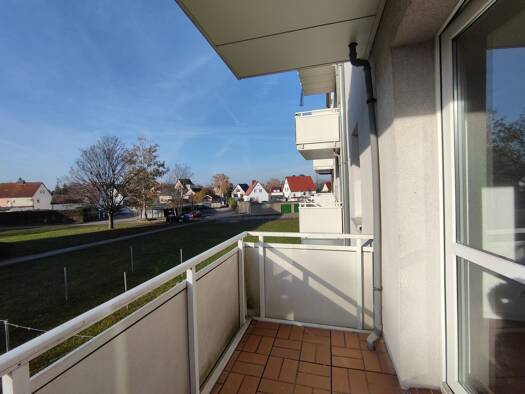Wohnung zur Miete 437 € 4 Zimmer 69,2 m² 1. Geschoss Straße des Friedens 99 Merseburg Merseburg 06217