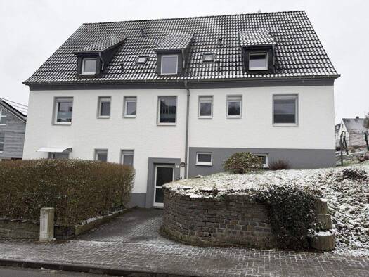 Mehrfamilienhaus zum Kauf 349.000 € 232,5 m² 1.233 m² Grundstück Eiringhausen Plettenberg 58840
