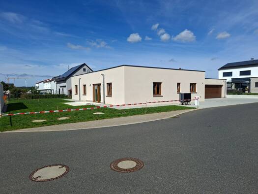Haus zum Kauf provisionsfrei 735.000 € 5 Zimmer 739 m² Grundstück Bürgermeister-Keckl-Straße 29 Deining Deining 92364