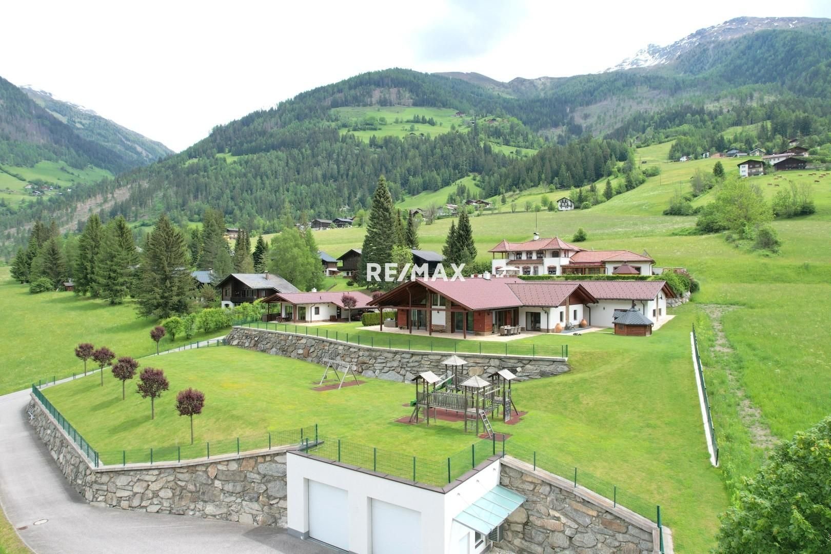 Villa zum Kauf 2.200.000 € 7 Zimmer 450 m²<br/>Wohnfläche 4.510 m²<br/>Grundstück Großkirchheim 9843