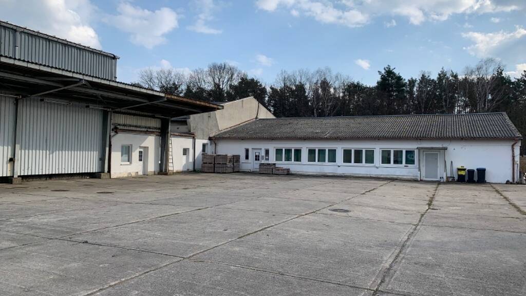 Lagerhalle zur Miete provisionsfrei 1.200 m² Lagerfläche teilbar ab 859 m² Trattendorf Spremberg 03130