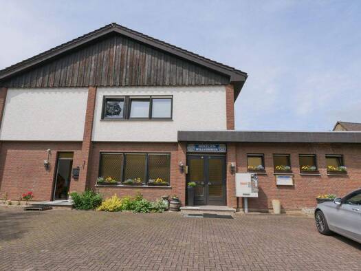 Haus zum Kauf 199.000 € 12 Zimmer 109 m² 1.300 m² Grundstück Daseburg Warburg 34414