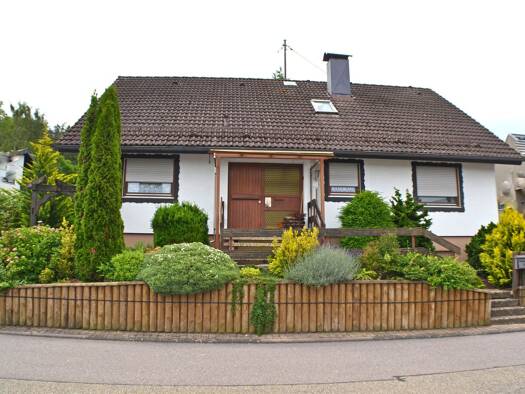 Einfamilienhaus zum Kauf 539.000 € 1 Zimmer 139 m² 800 m² Grundstück Dennach Neuenbürg 75305