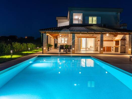 Villa zum Kauf 979.000 € 4 Zimmer 223,4 m² 922 m² Grundstück Zadar 23000