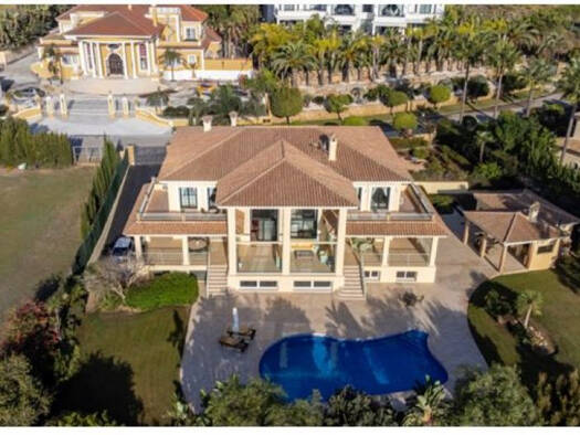 Villa zum Kauf 2.600.000 € 7 Zimmer 1.190 m² 2.300 m² Grundstück Sotogrande 11310