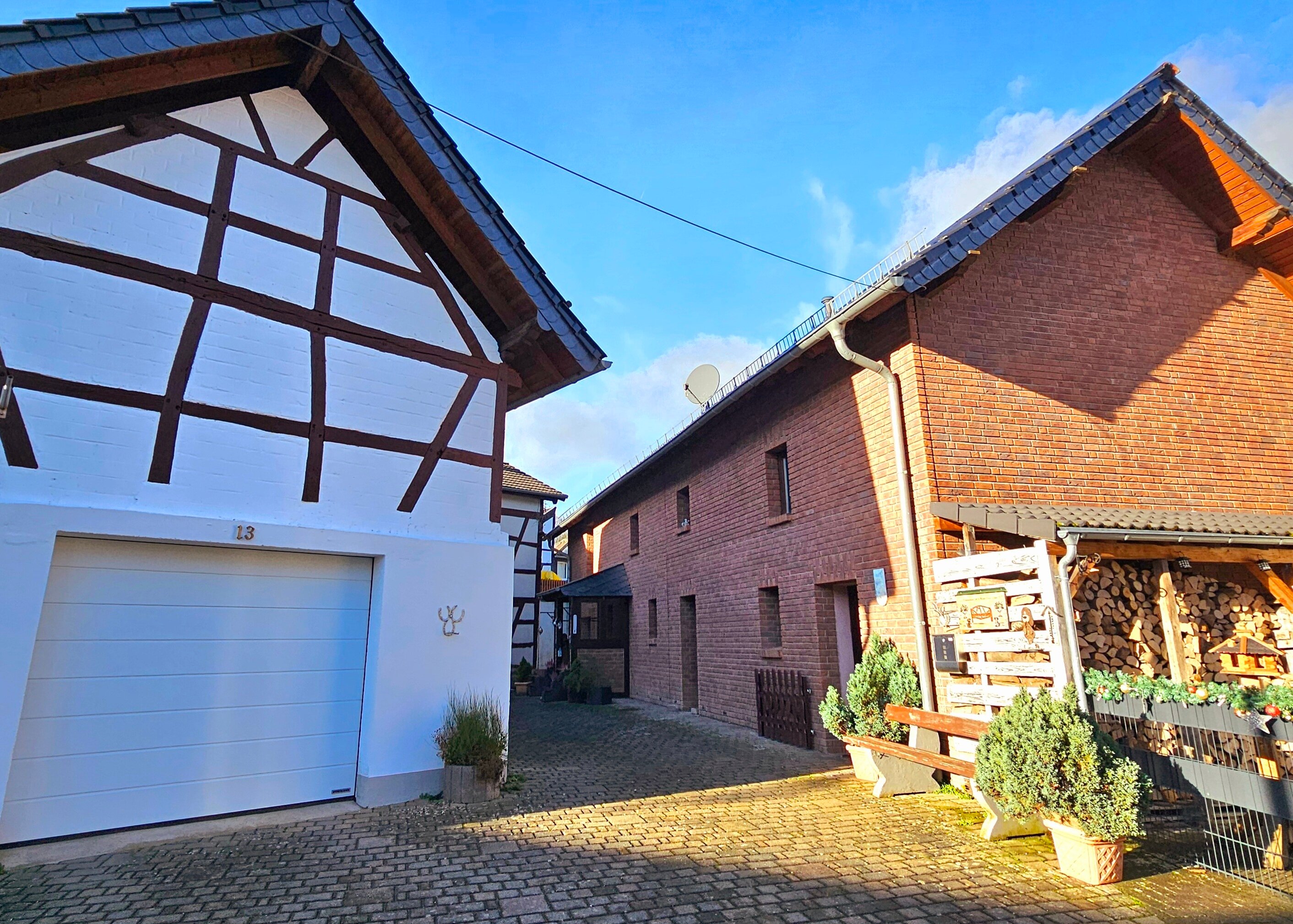 Einfamilienhaus zum Kauf provisionsfrei 319.000 € 6 Zimmer 160,7 m²<br/>Wohnfläche 500 m²<br/>Grundstück ab sofort<br/>Verfügbarkeit Eicherscheid Bad Münstereifel 53902