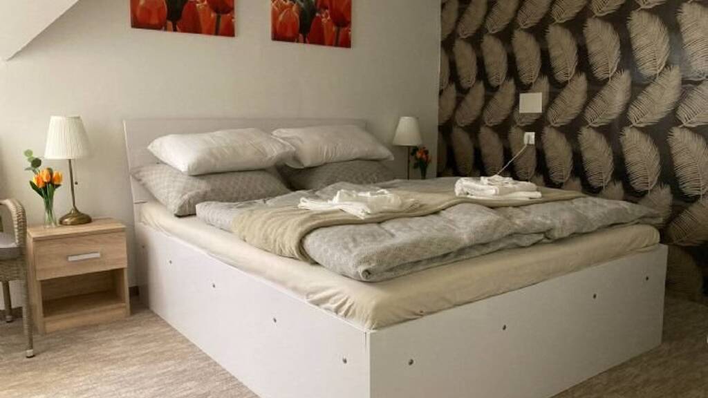 Hotel zum Kauf 462.500 € 11 Zimmer 344 m² Gastrofläche 750 m² Grundstück Balatonberény 8649