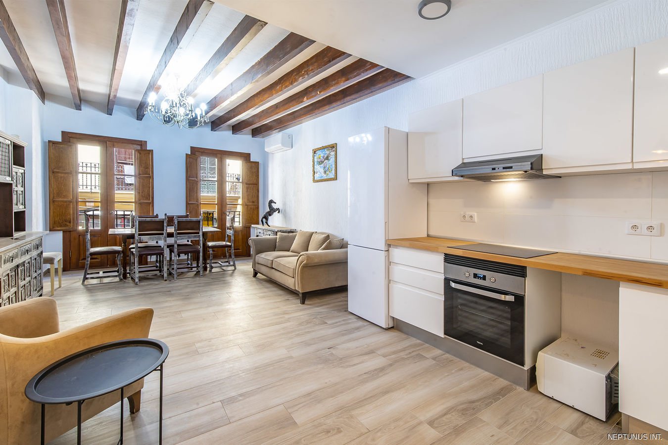 Stadthaus zum Kauf 1.275.000 € 9 Zimmer 300 m²<br/>Wohnfläche 75 m²<br/>Grundstück Palma de Mallorca 07002