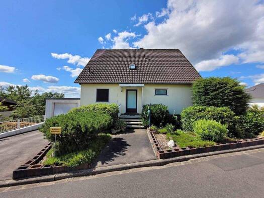 Einfamilienhaus zum Kauf 185.000 € 6 Zimmer 130 m² 672 m² Grundstück frei ab sofort Sonnenblick 7 Asbach Bad Hersfeld 36251