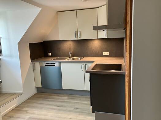 Maisonette zur Miete 1.250 € 4 Zimmer 145 m² Geschoss 3/4 frei ab sofort Am Rathausplatz Binzen 79589