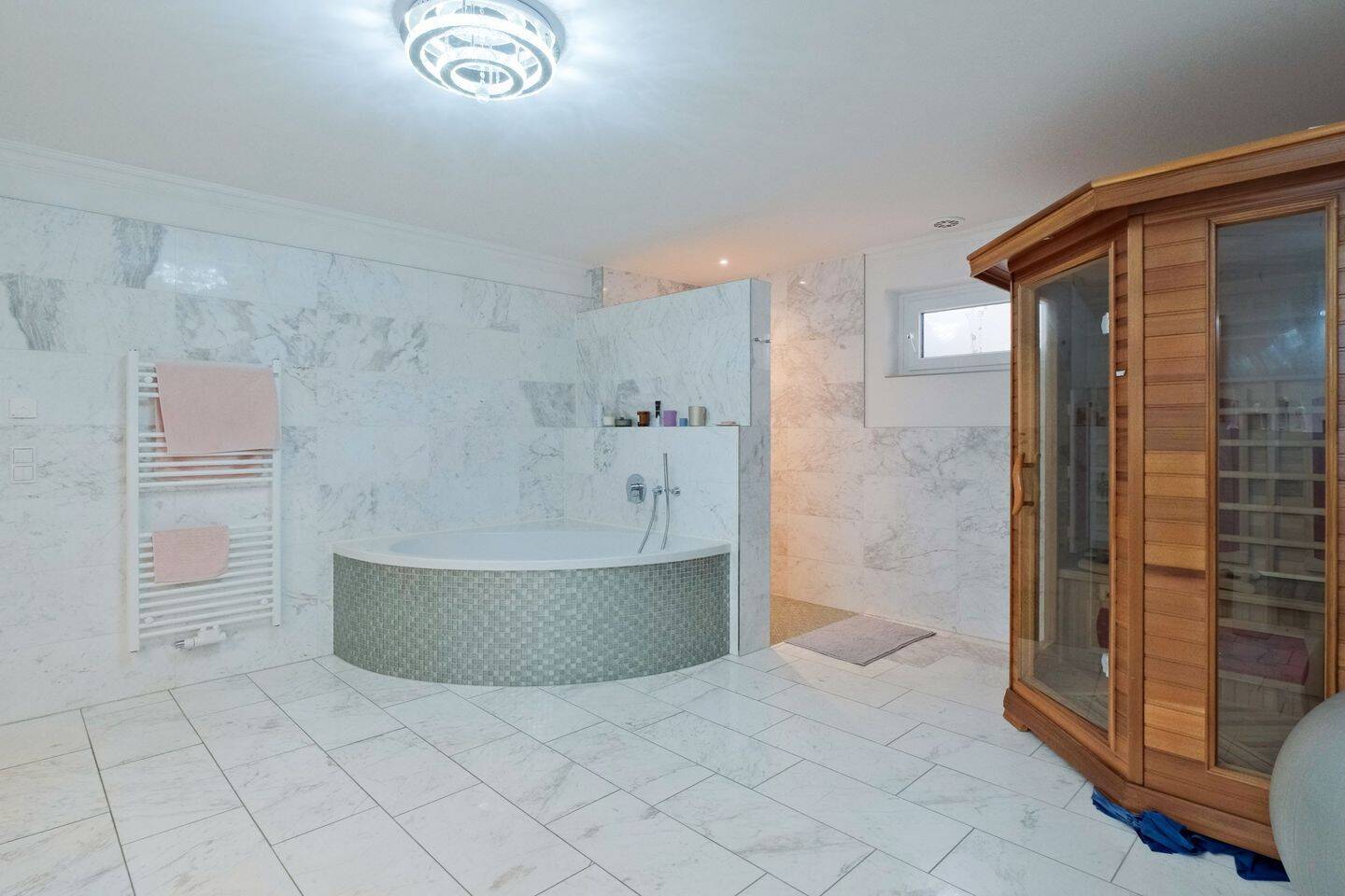 Property thumbnail 37