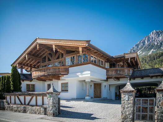 Villa zum Kauf 3.700.000 € 5 Zimmer 390 m² 699 m² Grundstück Ellmau 6352