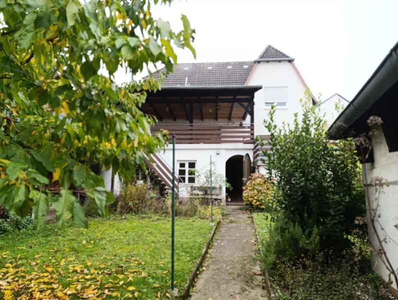 Mehrfamilienhaus zum Kauf 419.000 € 8,5 Zimmer 230 m²<br/>Wohnfläche 460 m²<br/>Grundstück Burrweiler 76835