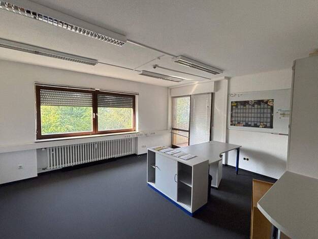 Bürofläche zur Miete provisionsfrei 2.990 € 220 m² Bürofläche Edekastraße Rottendorf 97228