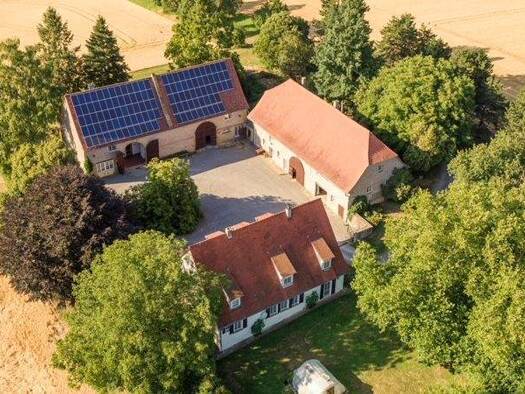 Einfamilienhaus zur Miete 3.500 € 10 Zimmer 390 m² Steinsfurt Sinsheim-Ehrstädt 74889