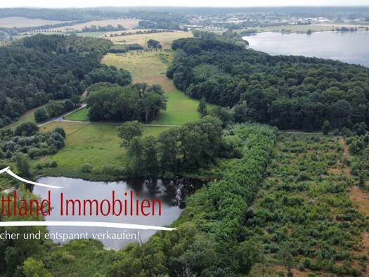 Haus zum Kauf 200.000 € 36 m² 1.370 m² Grundstück Stadthof Bergen auf Rügen 18528