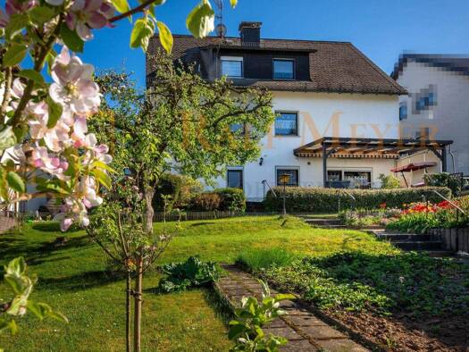 Einfamilienhaus zum Kauf 398.500 € 8 Zimmer 235 m² 637 m² Grundstück frei ab sofort Burgsolms Solms 35606