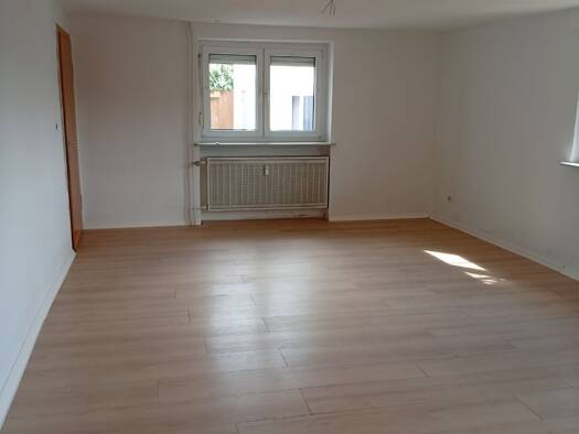 Wohnung zur Miete 640 € 3 Zimmer 93 m² frei ab sofort Windhäuser Straße 40 Storndorf Schwalmtal 36318