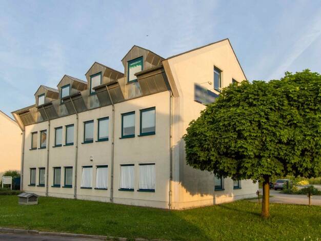 Bürofläche zur Miete 8 € 130 m² Bürofläche Klotzsche Dresden 01109