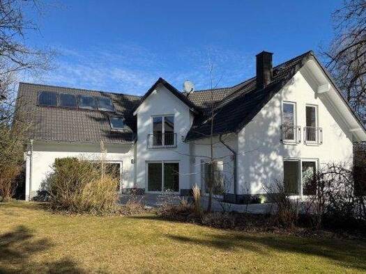 Einfamilienhaus zum Kauf provisionsfrei 1.640.000 € 8 Zimmer 265 m² 1.254 m² Grundstück frei ab sofort Kleinmachnow 14532