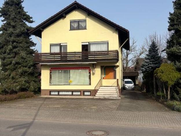 Mehrfamilienhaus zum Kauf 580.000 € 11,5 Zimmer 310 m² 907 m² Grundstück frei ab sofort Bischweier 76476