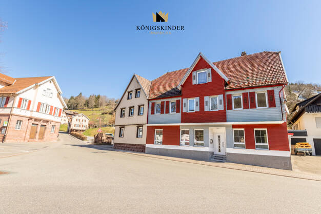 Mehrfamilienhaus zum Kauf 349.000 € 7,5 Zimmer 196 m² 170 m² Grundstück Berneck Altensteig 72213