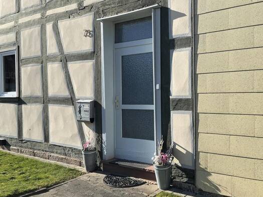 Einfamilienhaus zur Miete 950 € 5 Zimmer 120 m² 271 m² Grundstück Berliner Straße 75 Gimte Hann. Münden 34346