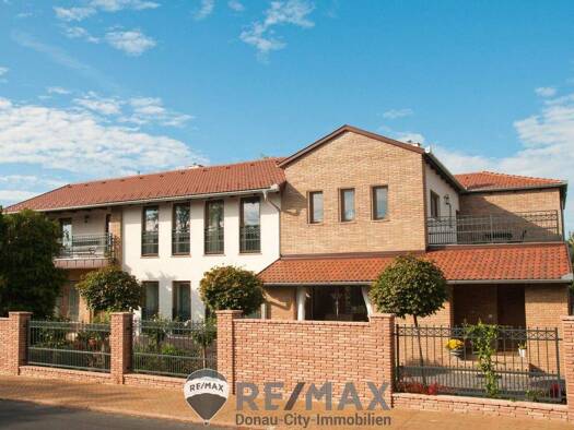 Hotel zum Kauf 2.020.000 € 13 Zimmer 13 Betten 1.397 m² Grundstück Gyenesdiás 8315