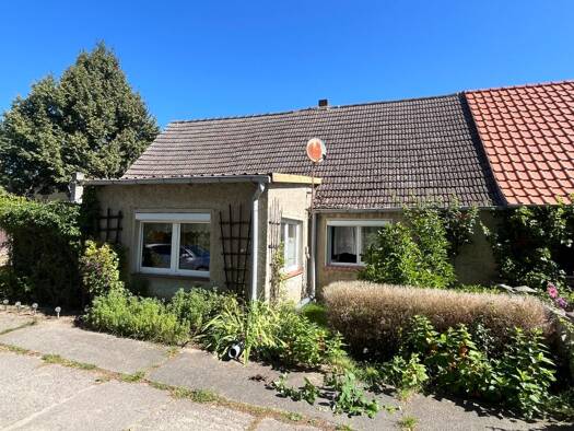 Doppelhaushälfte zum Kauf 49.000 € 3 Zimmer 85 m² 411 m² Grundstück Meesiger 17111