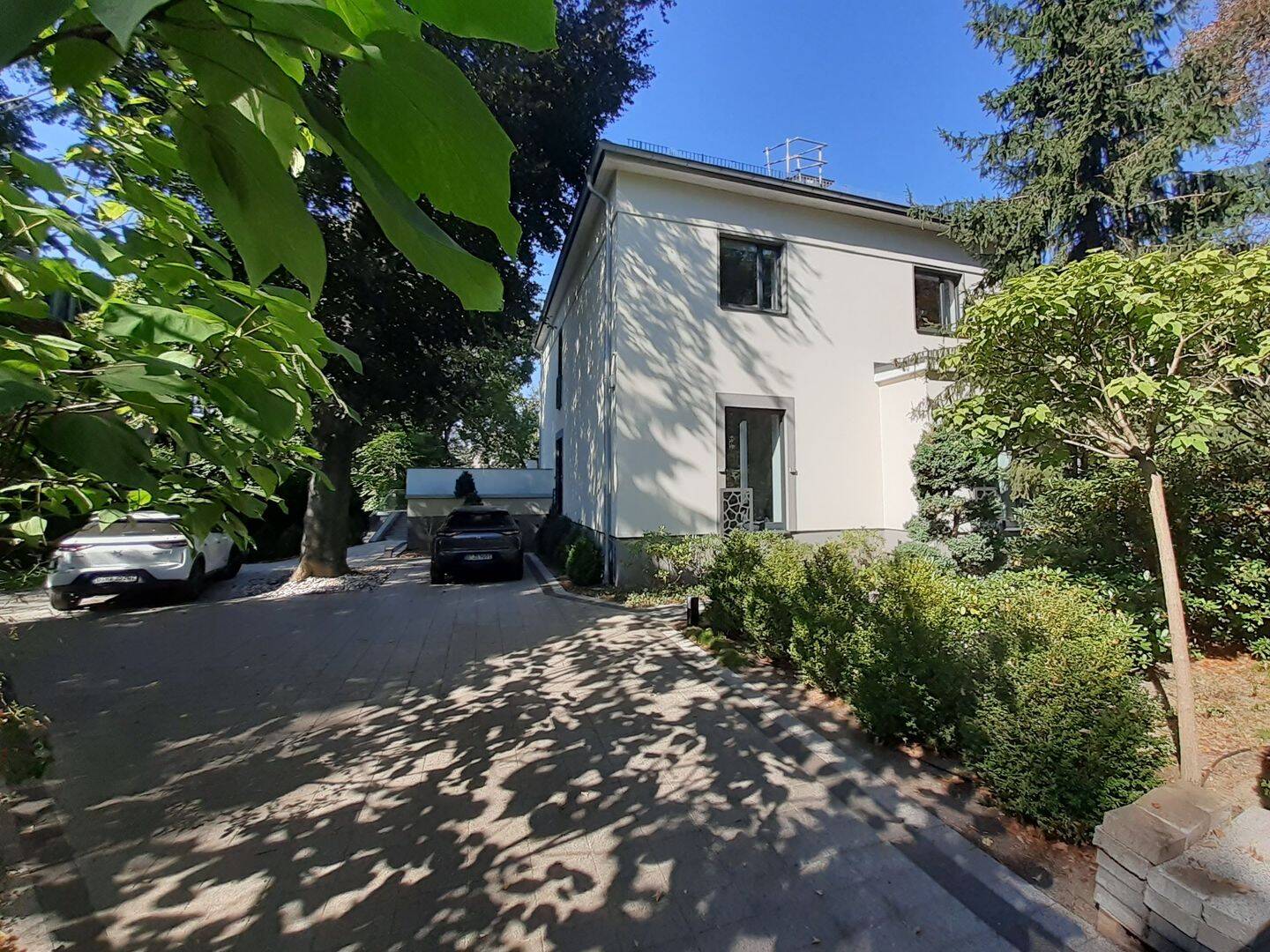 Property thumbnail 6