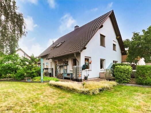 Einfamilienhaus zum Kauf 450.000 € 5 Zimmer 180 m² 642 m² Grundstück frei ab sofort Diemitz Ost 06116