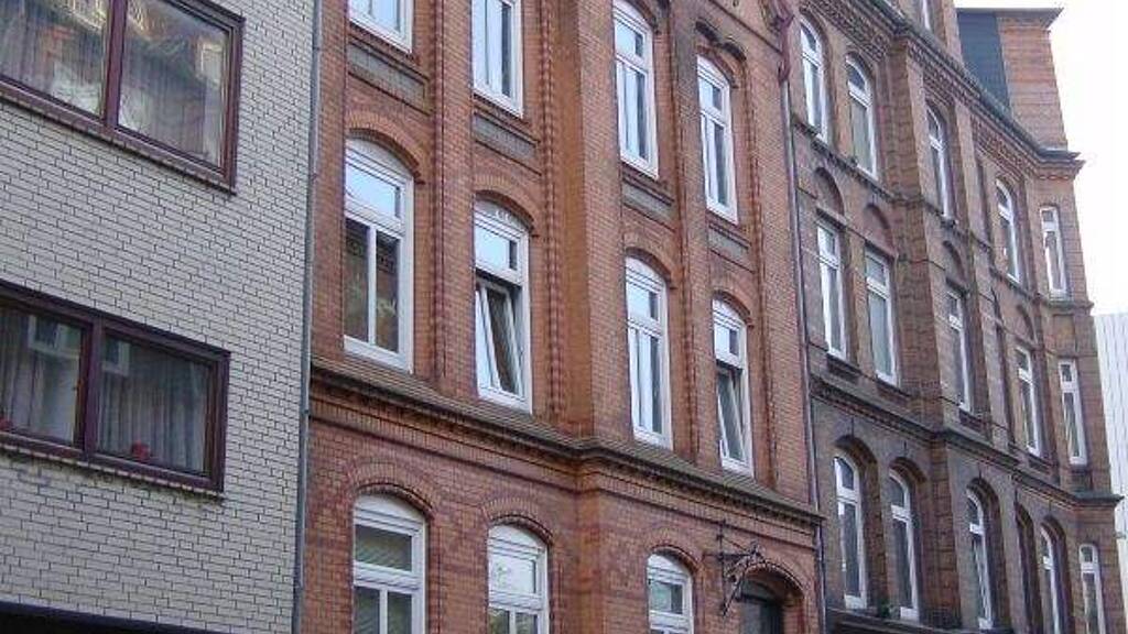 Verkaufsfläche zur Miete 980 € Vorstadt Kiel 24103