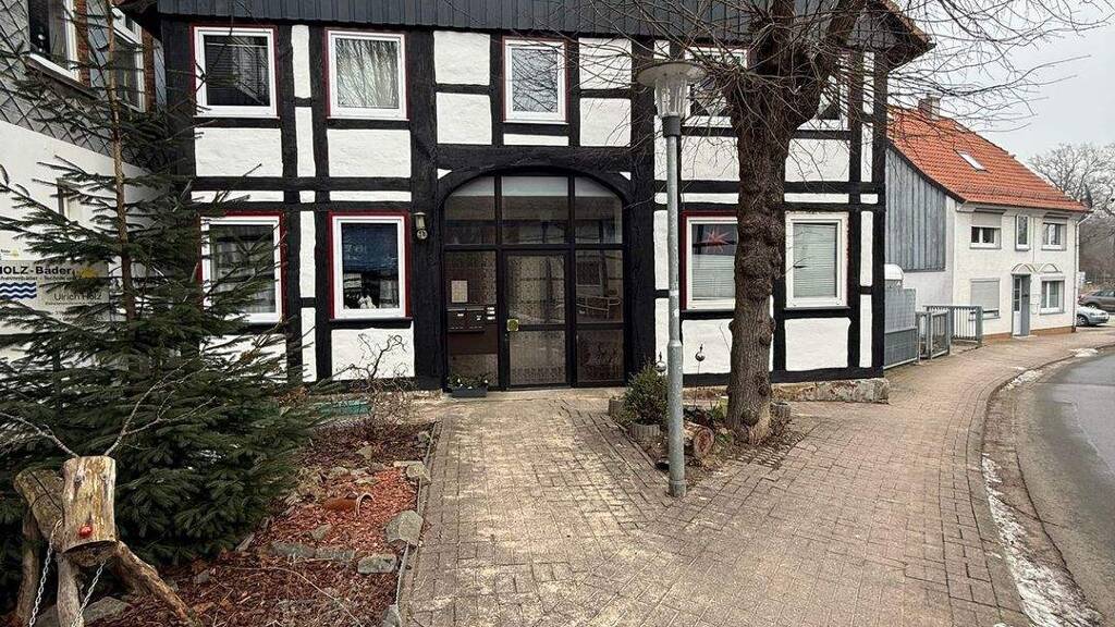 Mehrfamilienhaus zum Kauf 355.000 € 12 Zimmer 250 m² 400 m² Grundstück Osterstraße 28 Bad Münder Bad Münder am Deister 31848