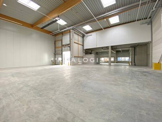 Halle/Industriefläche zur Miete 1.800 m² Lagerfläche teilbar ab 951 m² Bergeborbeck Essen 45356