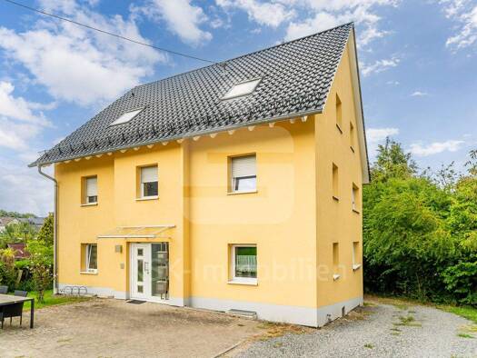 Mehrfamilienhaus zum Kauf als Kapitalanlage geeignet 285.000 € 9 Zimmer 218 m² 569 m² Grundstück Leuscheid Windeck / Leuscheid 51570
