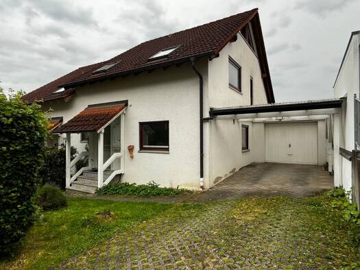 Doppelhaushälfte zur Miete 1.750 € 7 Zimmer 175 m² frei ab 01.05.2026 Geislingen Geislingen an der Steige 73312