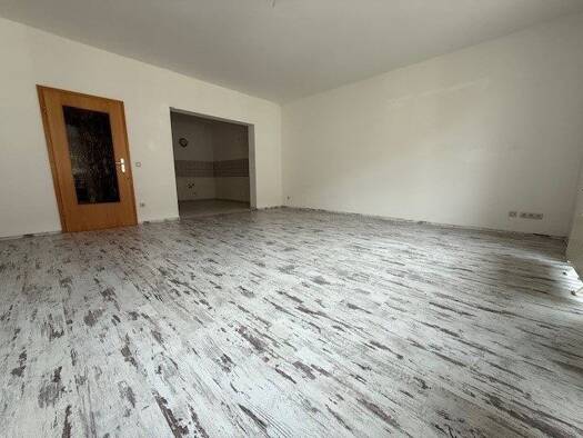 Wohnung zur Miete 615 € 2,5 Zimmer 97,6 m² 1. Geschoss August-Bebel-Straße 49 Wolmirstedt 39326