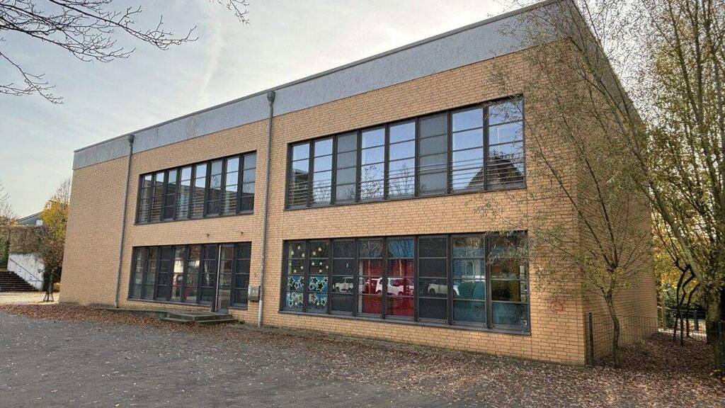 Bürogebäude zum Kauf als Kapitalanlage geeignet 894.000 € 19 Zimmer 576,8 m² 994 m² Grundstück Fehrbelliner Platz 9-11 Dülmen 48249