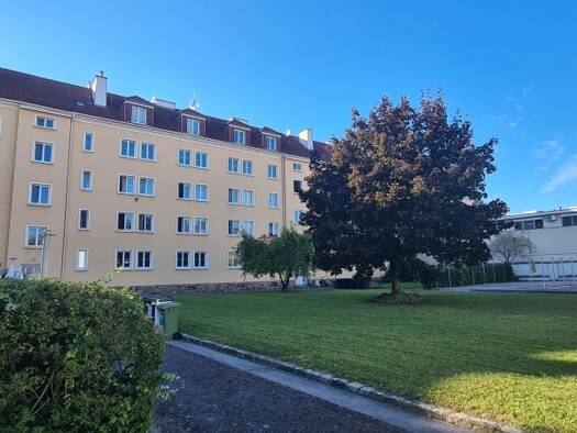 Studio zur Miete 390 € 1 Zimmer 54,1 m² 2. Geschoss Kremser Landstraße 30 St. Pölten 3100